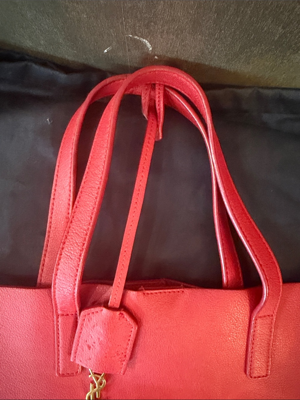 Saint Laurent Toy Leather Shopper Tote with Detachable Strap - Picture 7 of 15
